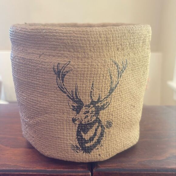 Large Rustic Tan Burlap Resin Deer Reindeer Planter - Picture 1 of 6